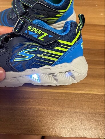 24 Beden çeşitli Renk 24 numara çok az kullanılmış skechers