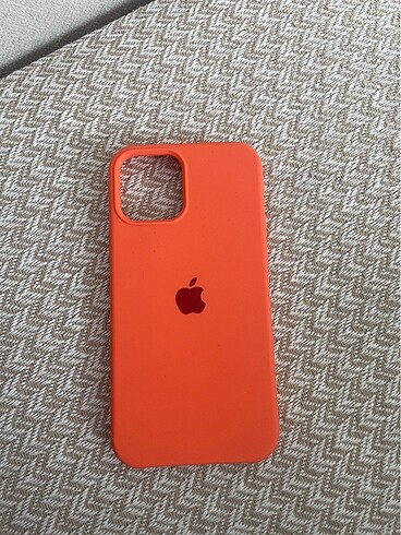 Apple 12 lansman turuncu kılıf