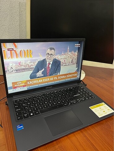 asus vivobook laptop