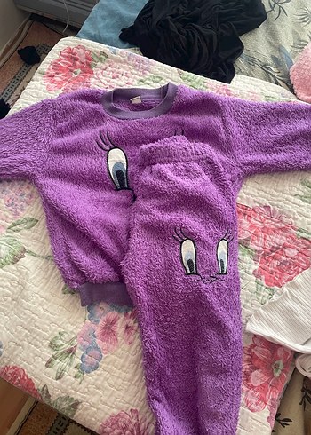 Mor Nakışlı Kız Çocuk Polar Pijama Takımı
