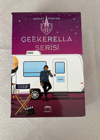  Geekerella Ashley Poston 3'lü Kitap Seti