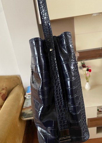 Koyu Mavi Deri Yılan Desenli Fermuarlı Çanta - Görsel 4