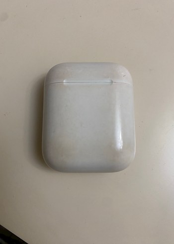 Beyaz Kablosuz Kulaklık ve Şarj Kutusu - Görsel 2