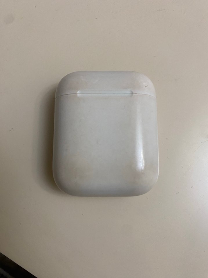 Beyaz Kablosuz Kulaklık ve Şarj Kutusu - Görsel 2