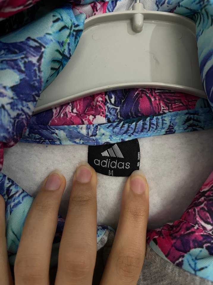 Kızlar için Gri Kapüşonlu Adidas Sweatshirt - Görsel 2