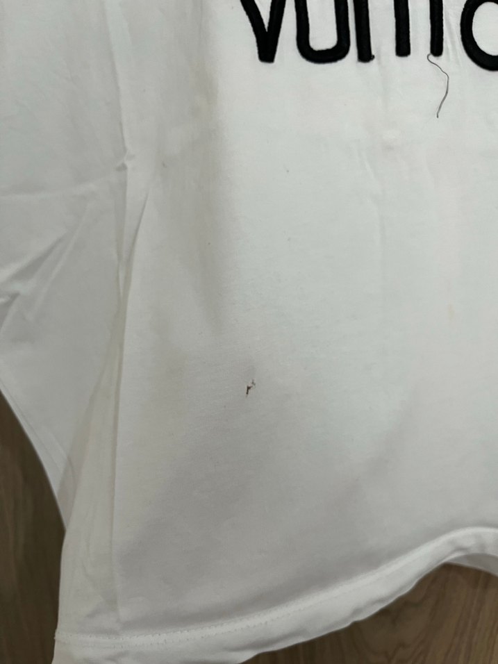 Beyaz Kapüşonlu Düğmeli kadın Tişört - Görsel 2