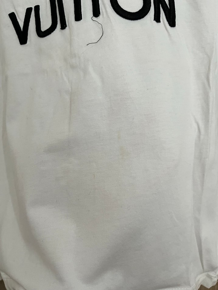 Beyaz Kapüşonlu Düğmeli kadın Tişört - Görsel 3