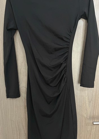 Uzun Siyah Drapeli Kadın Elbisesi - Görsel 2