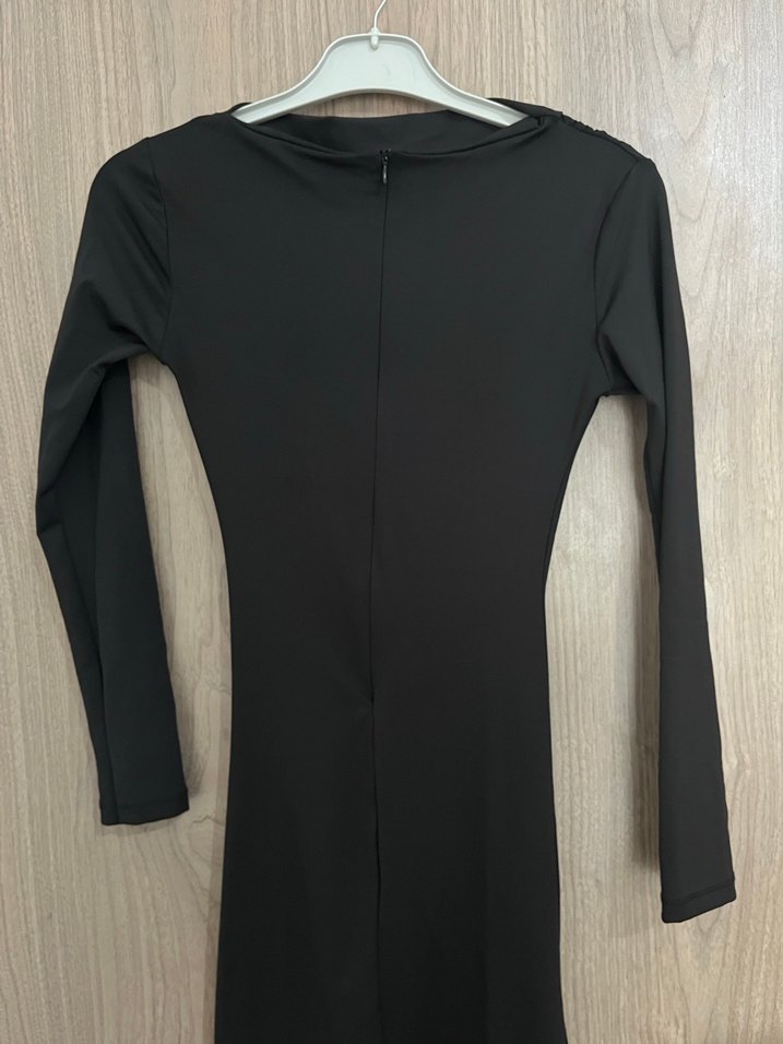 Uzun Siyah Drapeli Kadın Elbisesi - Görsel 4