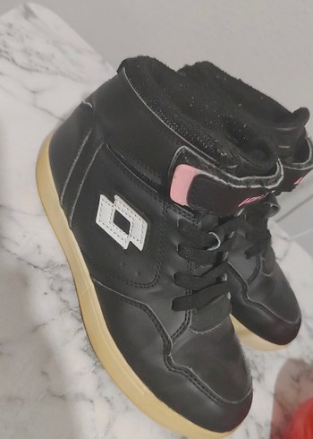 Kız Çocuk Siyah-Pembe Bağcıklı Spor Ayakkabı - Görsel 2