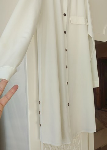 Uzun Kollu Beyaz Düğmeli Kadın Gömlek - Görsel 3