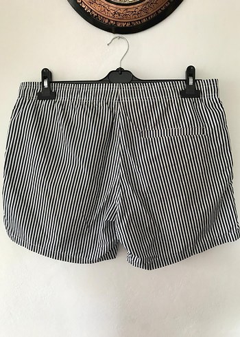 Erkek Beyaz Çizgili Pliseli  Şort - Görsel 5