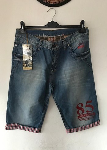 Tommy Hilfiger 33