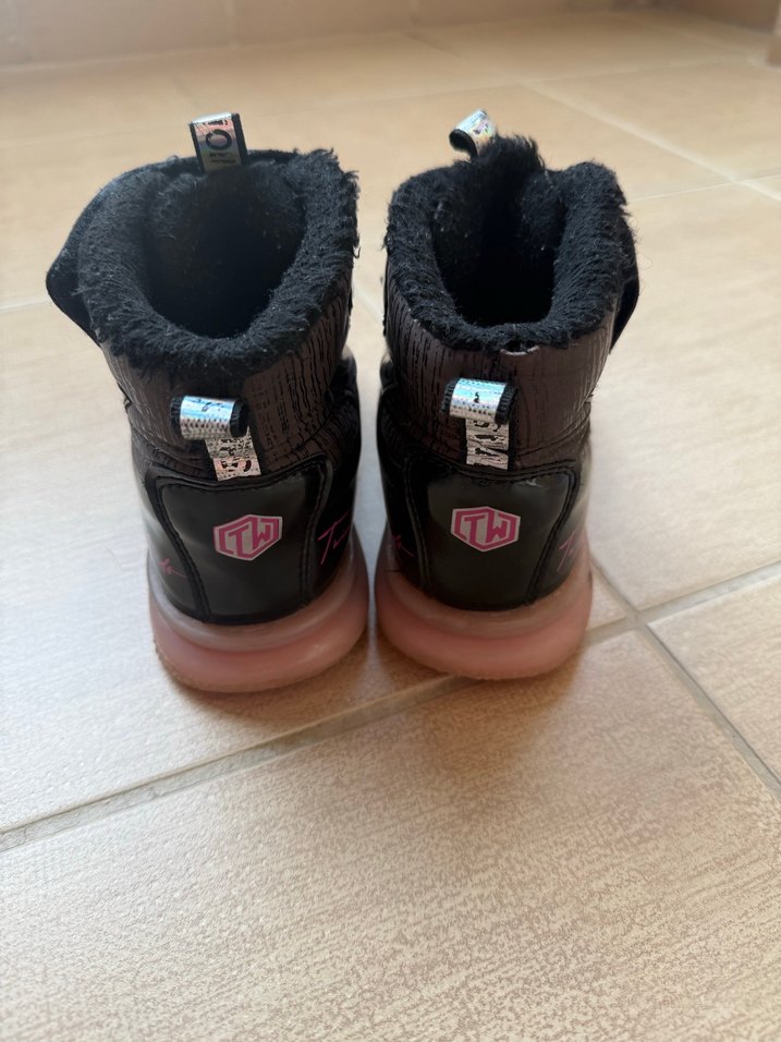 Kız çocuk bot - Görsel 3