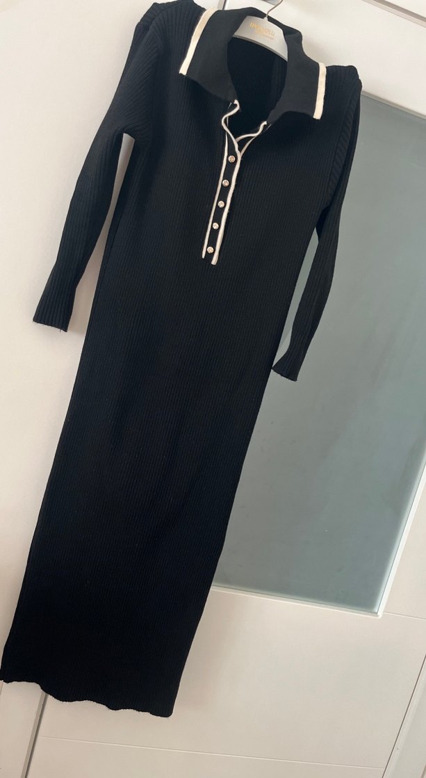 Düğmeli Siyah Uzun Kol Elbise. Boy 130 bel 40 cm - Görsel 2