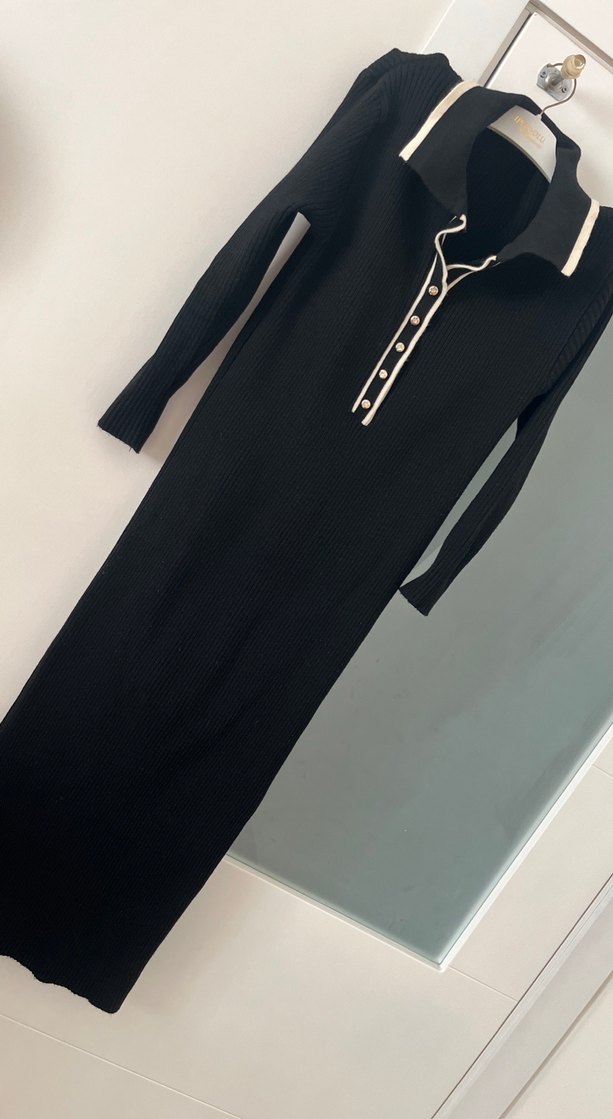 Düğmeli Siyah Uzun Kol Elbise. Boy 130 bel 40 cm - Görsel 3