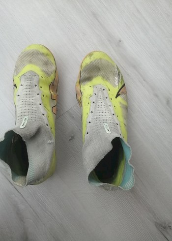 Sarı Gri Cırtlı Erkek Futbol Ayakkabısı
