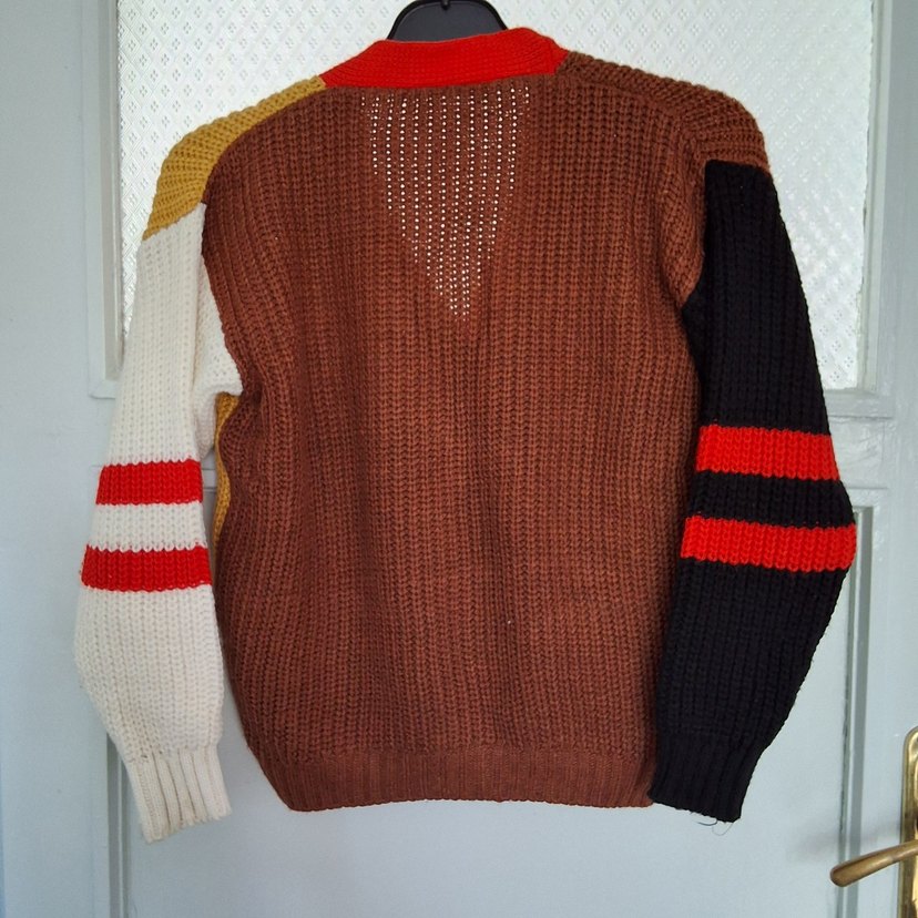 Düğmeli Renk Bloklu Triko Hırka - Görsel 2