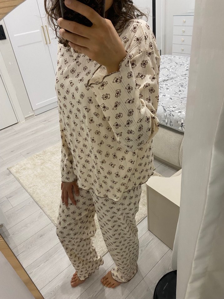 Bej Ayıcık Desenli Uzun Kollu Rahat Pijama Takımı - Görsel 3