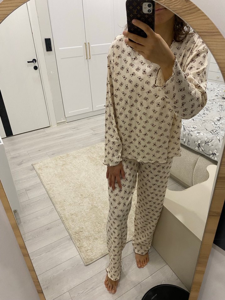 Bej Ayıcık Desenli Uzun Kollu Rahat Pijama Takımı - Görsel 4