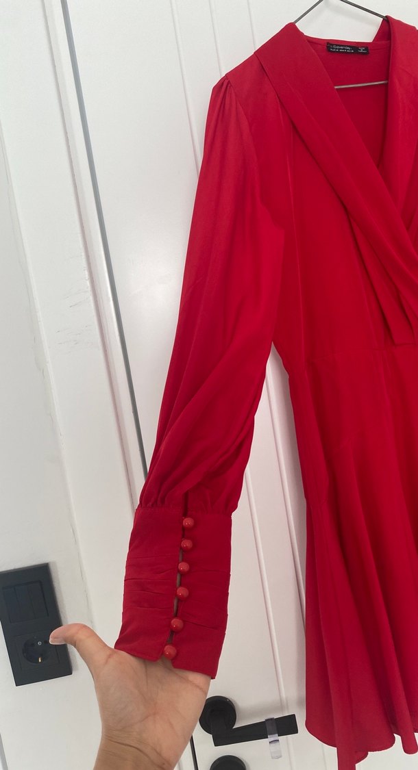 Kırmızı V Yakalı Midi Uzun Kollu Elbise - Görsel 3