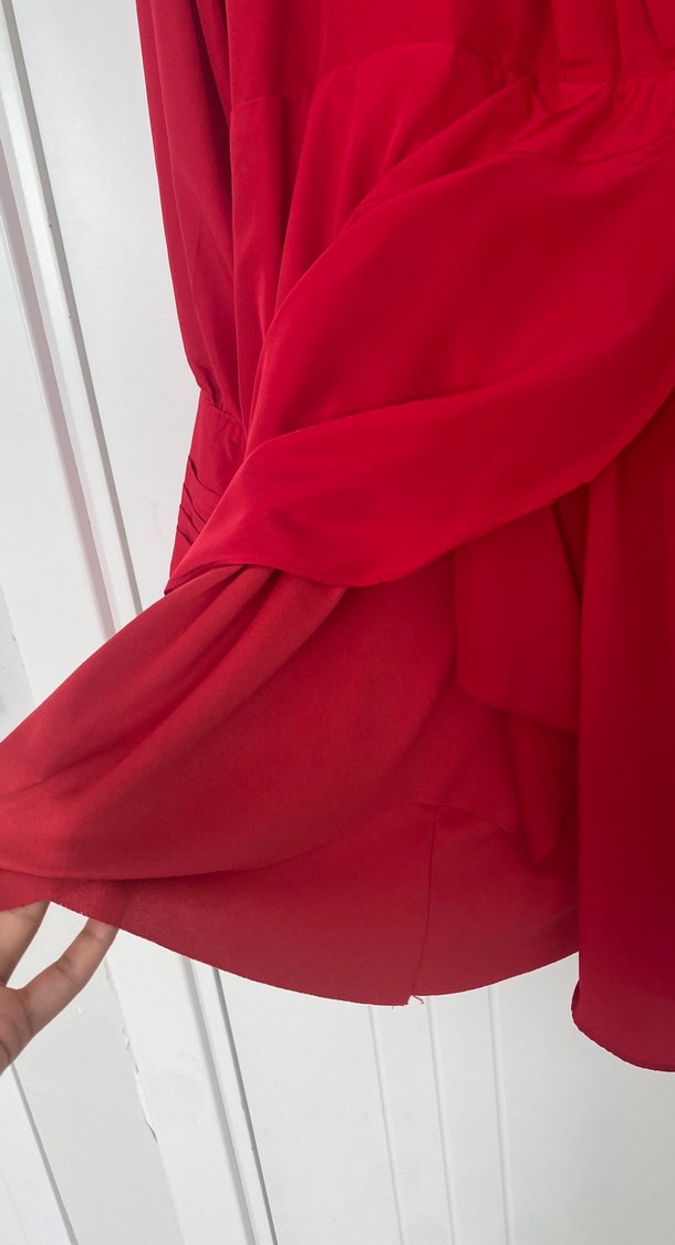 Kırmızı V Yakalı Midi Uzun Kollu Elbise - Görsel 4