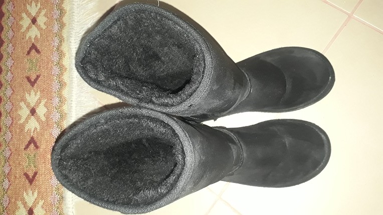 siyah ugg