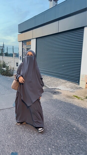 Diğer Gri Ferace ve iki katlı krep sufle