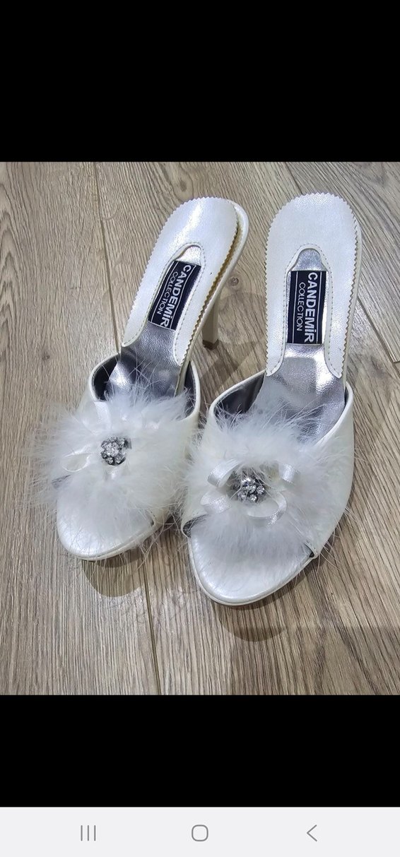 Kadın Terlik Beyaz Tüylü Çiçekli Topuklu Kadın Terlik - Görsel 2