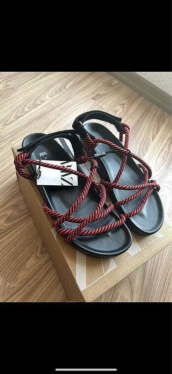 Zara sandalet