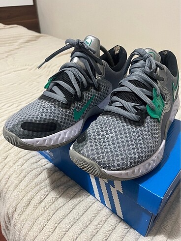 Nike sneakrs