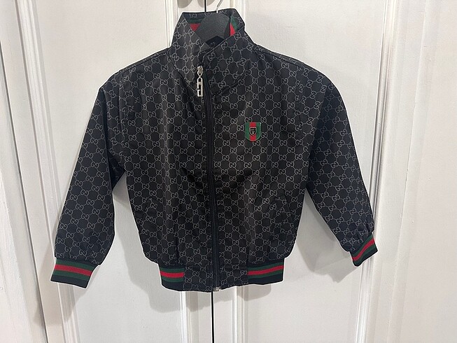 4 Yaş Beden #Gucci marka 4-5 yaş yağmurluk