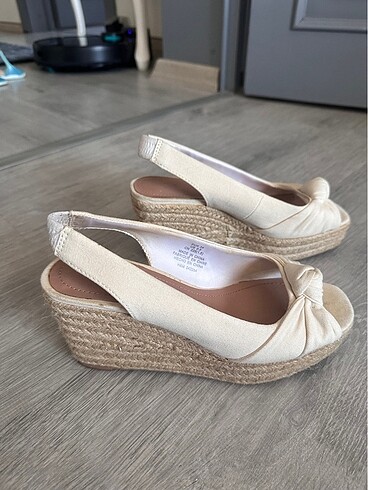H&M H&M kırık beyaz 36 numara dolgu topuk