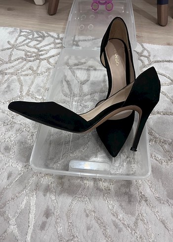 37 Beden Siyah Süet Piliseli Stiletto Topuklu Kadın Ayakkabı