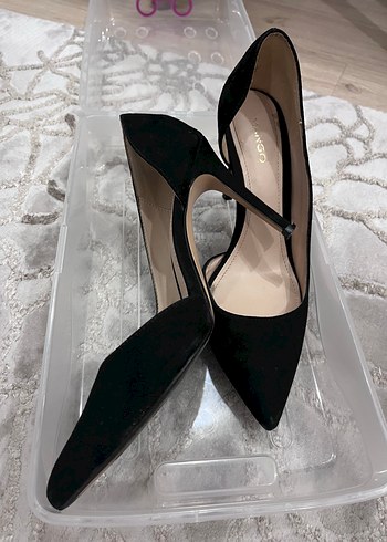 Mango Siyah Süet Piliseli Stiletto Topuklu Kadın Ayakkabı