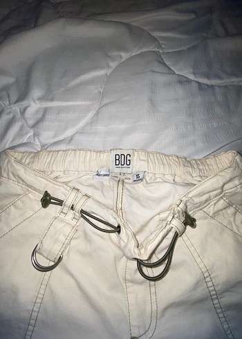 Beyaz Keten Kemerli Geniş Paça Pantolon - Görsel 3