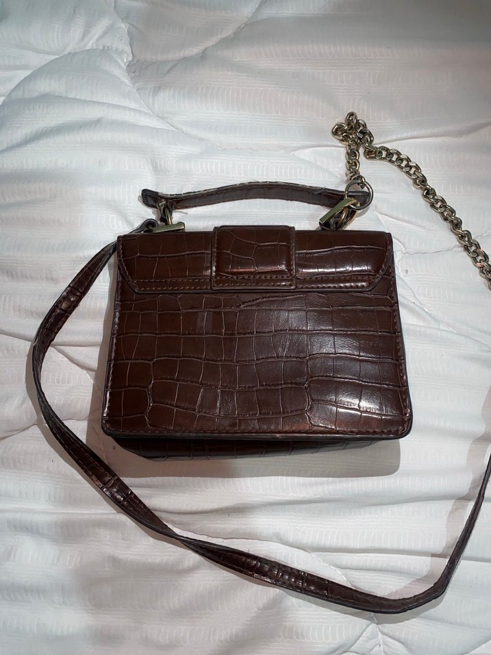 Kahverengi Deri Zincir Detaylı Yılan Desenli Çanta - Görsel 3