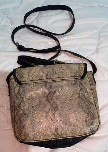 Tokalı Yılan Derisi Desenli Kadın Çanta - Görsel 2