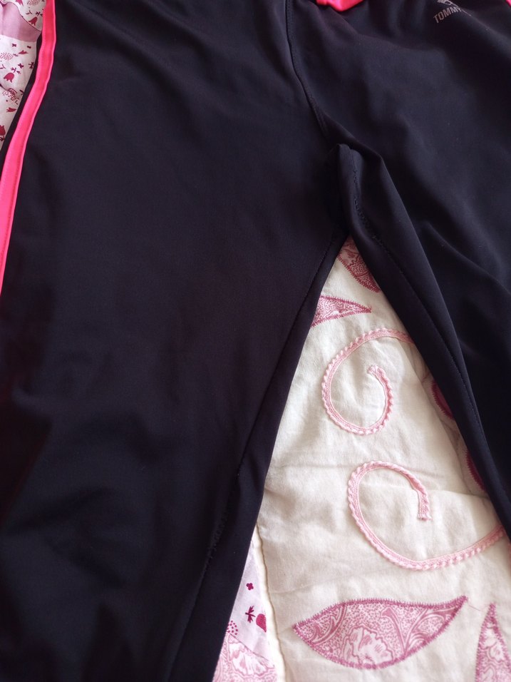 Pembe Şeritli Siyah Spor Tayt - Görsel 2