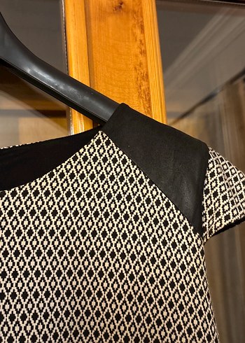 Desenli Siyah Beyaz elbise - Görsel 4