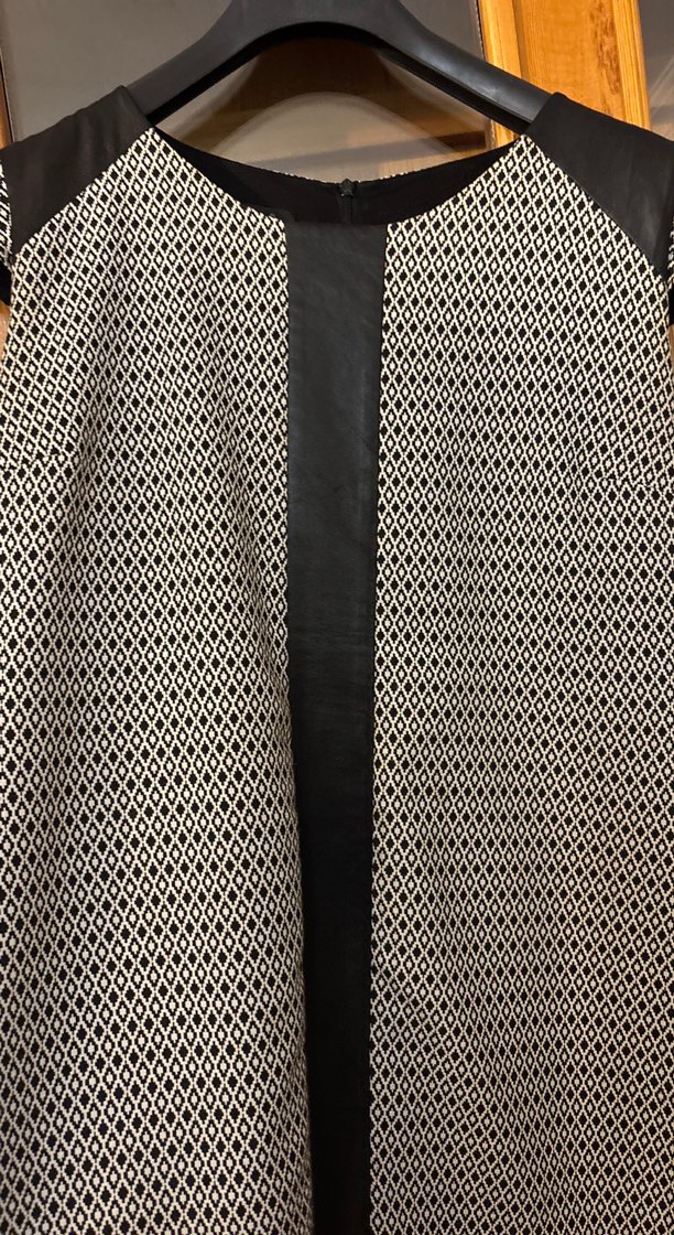 Desenli Siyah Beyaz elbise - Görsel 5