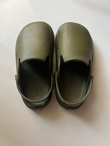 Zara Zara Crocs