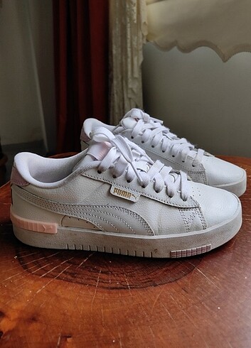 36 Beden beyaz Renk Puma ayakkabi