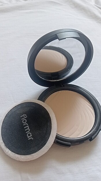 Flormar Flormar Compact Powder 96 Light Porcelain Opal