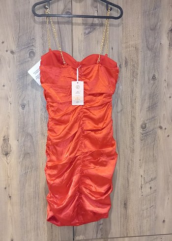 Parlak Kırmızı Drapeli Uzun Abiye Elbise - Görsel 3