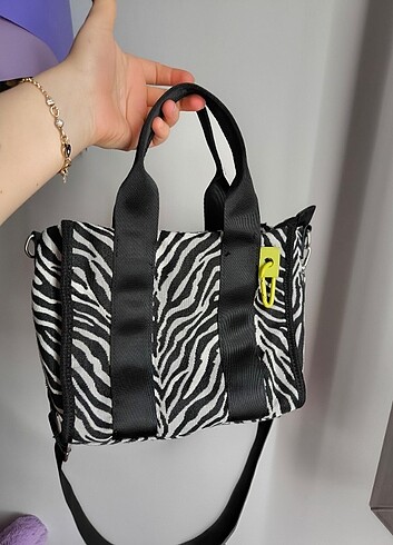Bershka Zebra Desenli Tote Çanta