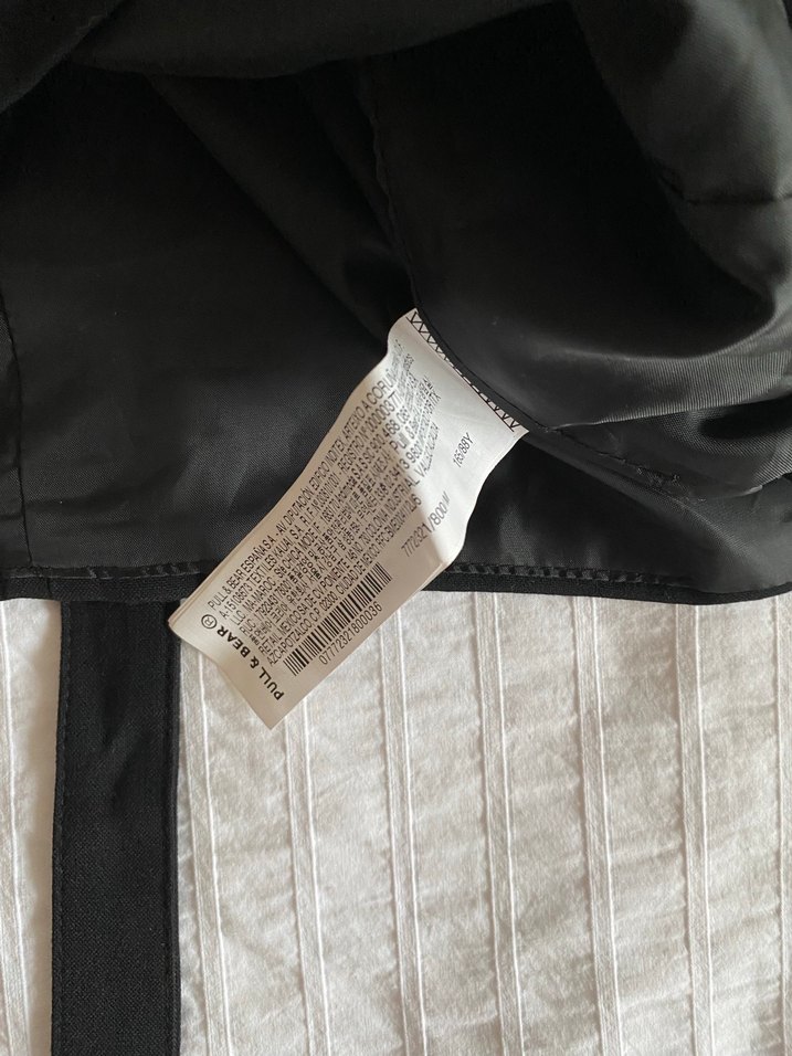 Pull and bear Kadın Siyah Düğmeli ç Yelek - Görsel 3