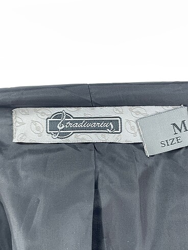 m Beden siyah Renk Stradivarius Blazer %70 İndirimli.