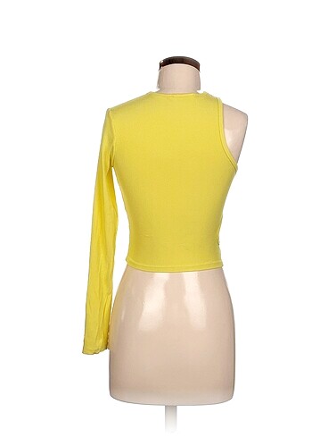 m Beden Pull and Bear Bluz %70 İndirimli.