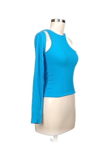Pull and Bear Pull and Bear Bluz %70 İndirimli.